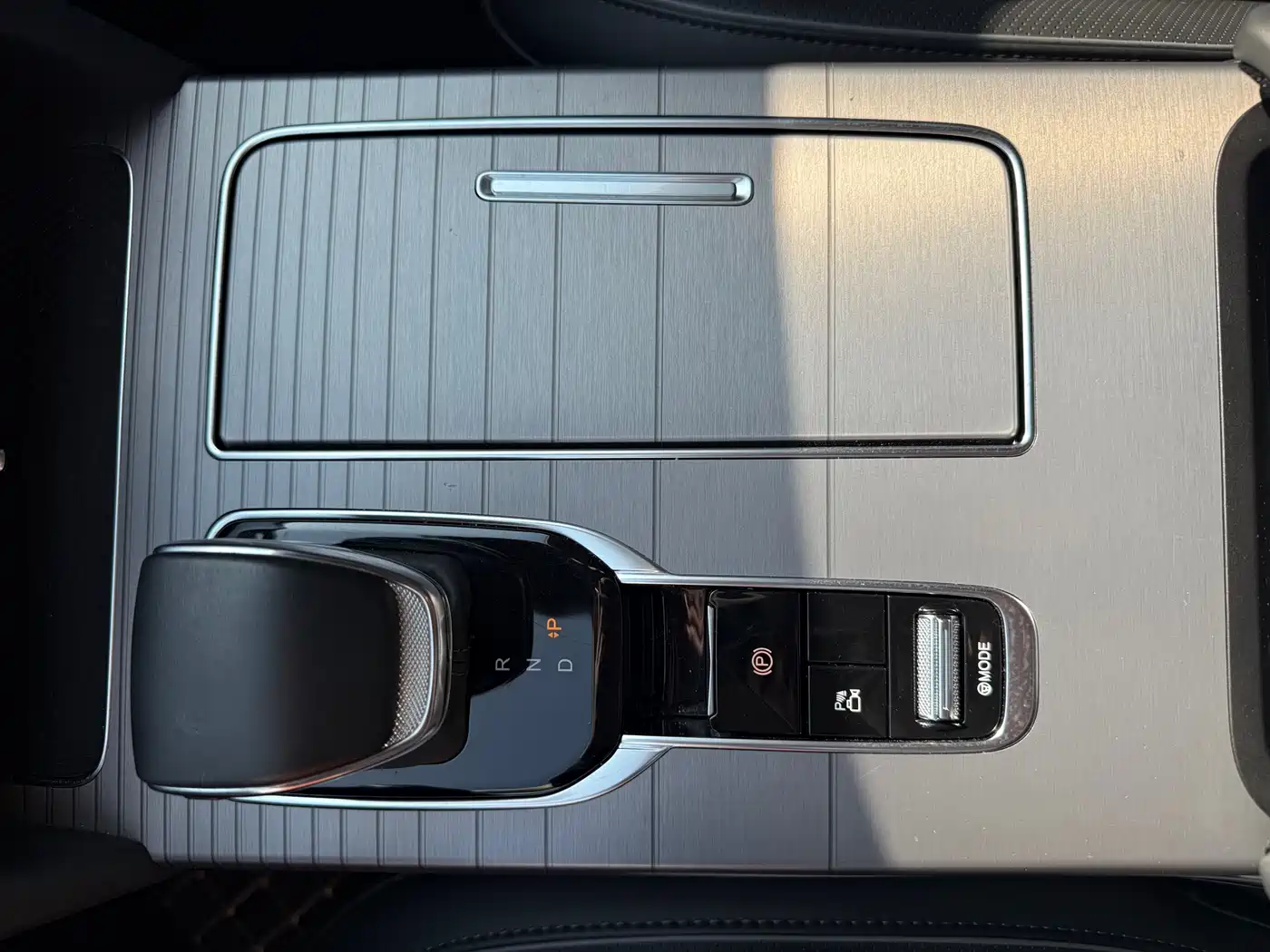 Hongqi HS7 PHEV 2024 2.0T PHEV 4WD Flagship Edition 6-seater фото 13