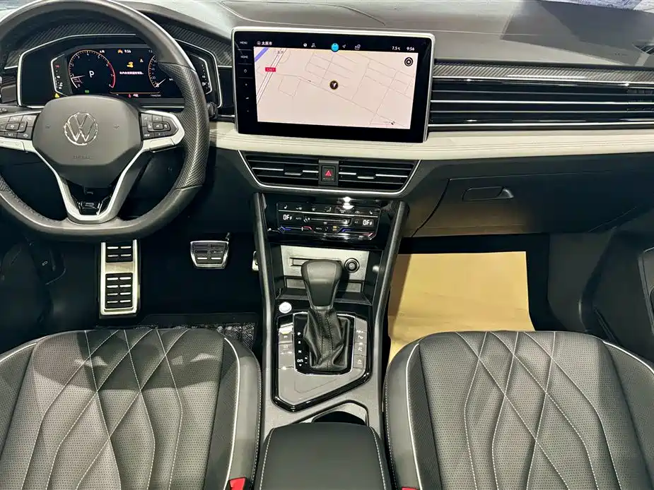 Volkswagen Tiguan L 2024 330TSI Automatic 2WD R-Line Premium Enjoyment Edition фото 15