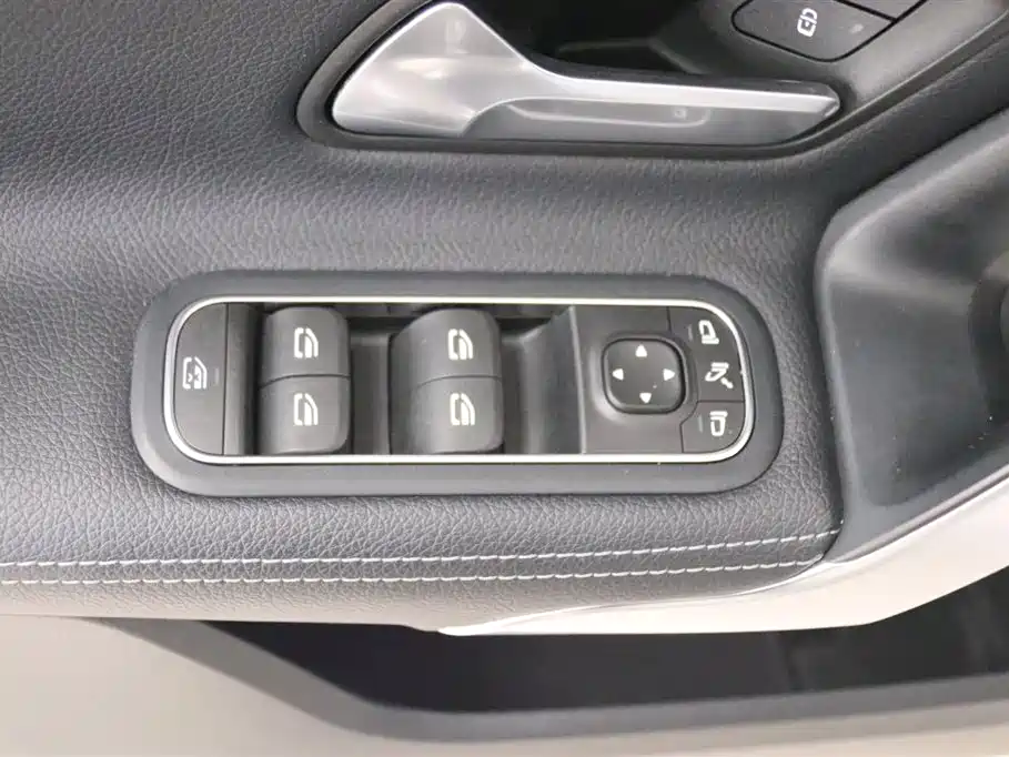Mercedes-Benz A-Class 2022 A 200 L Sport Sedan Dynamic фото 12