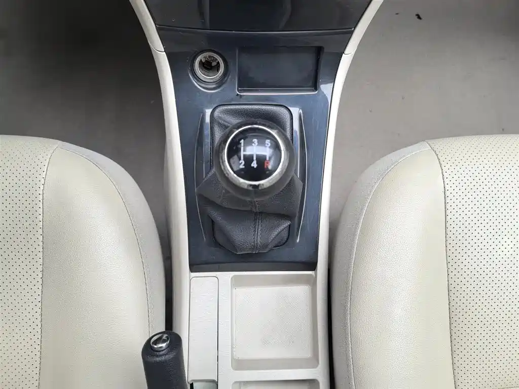 BYD F3 2013 Energy-saving Edition 1.5L Manual Comfort фото 13