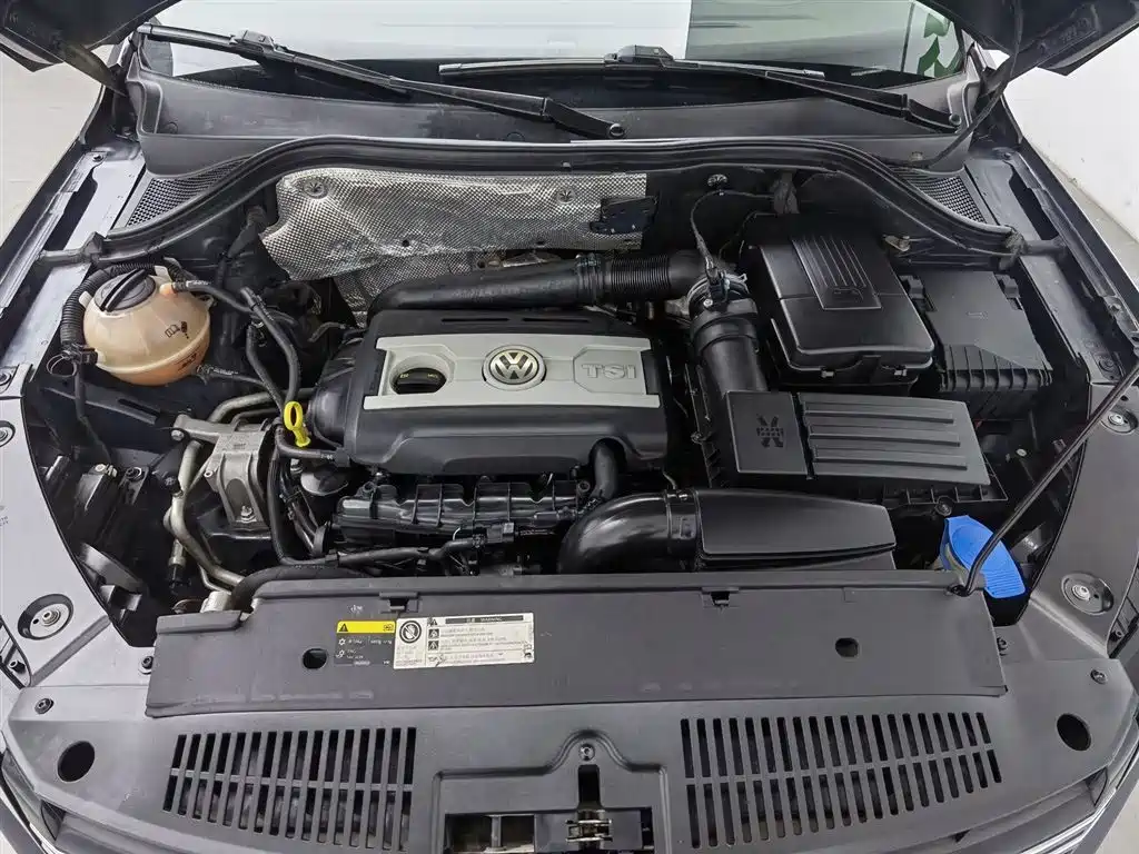 Volkswagen Tiguan 2012 2.0TSI Comfort фото 6