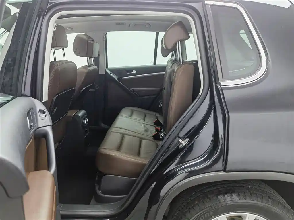Volkswagen Tiguan 2012 2.0TSI Comfort фото 15