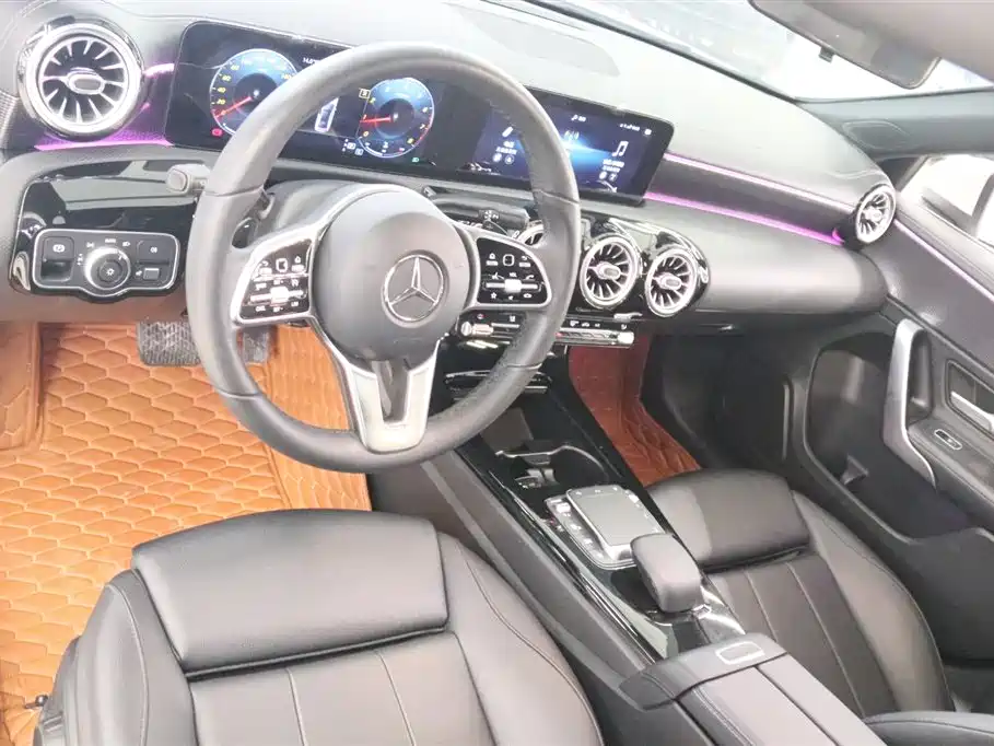 Mercedes-Benz A-Class 2022 A 200 L Sport Sedan Dynamic фото 10