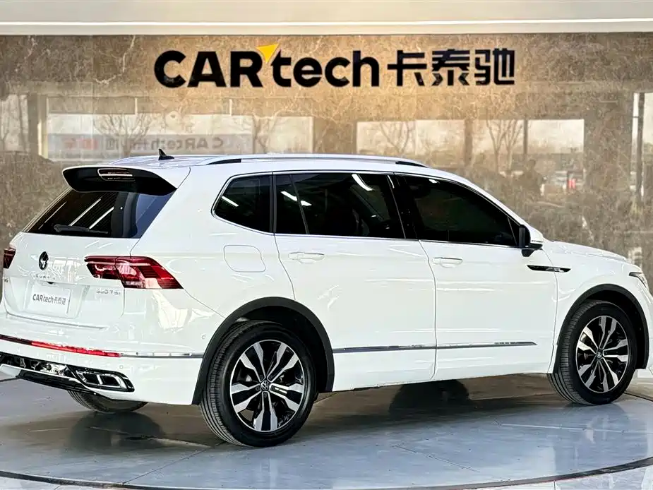 Volkswagen Tiguan L 2024 330TSI Automatic 2WD R-Line Premium Enjoyment Edition фото 5