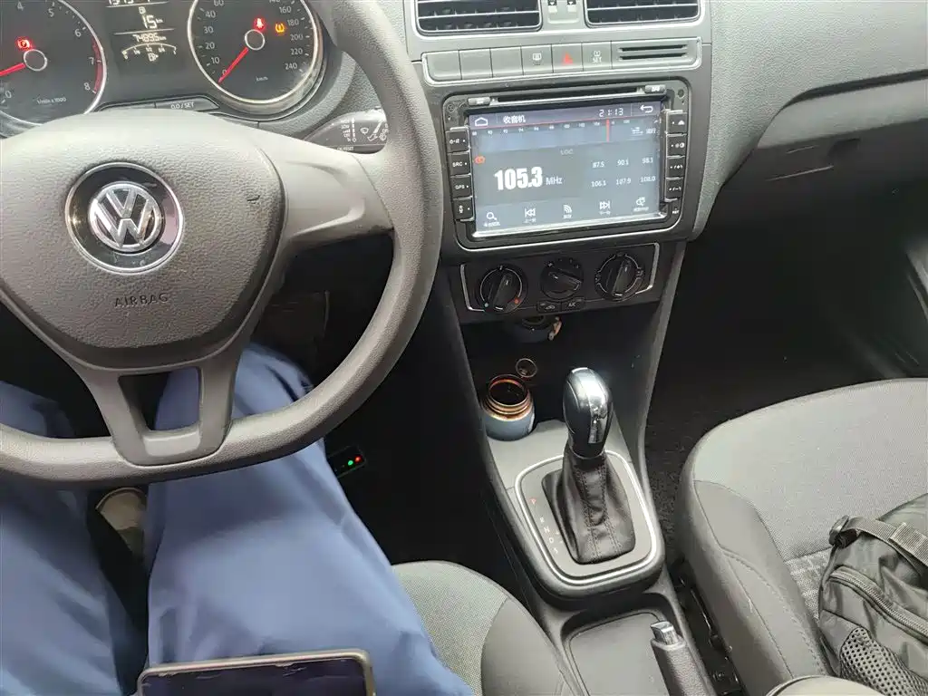 Volkswagen Polo 2014 1.6L Automatic Comfort Edition фото 14