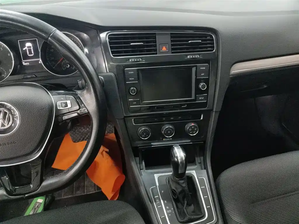 Volkswagen Golf 2018 230TSI Automatic Comfort фото 5