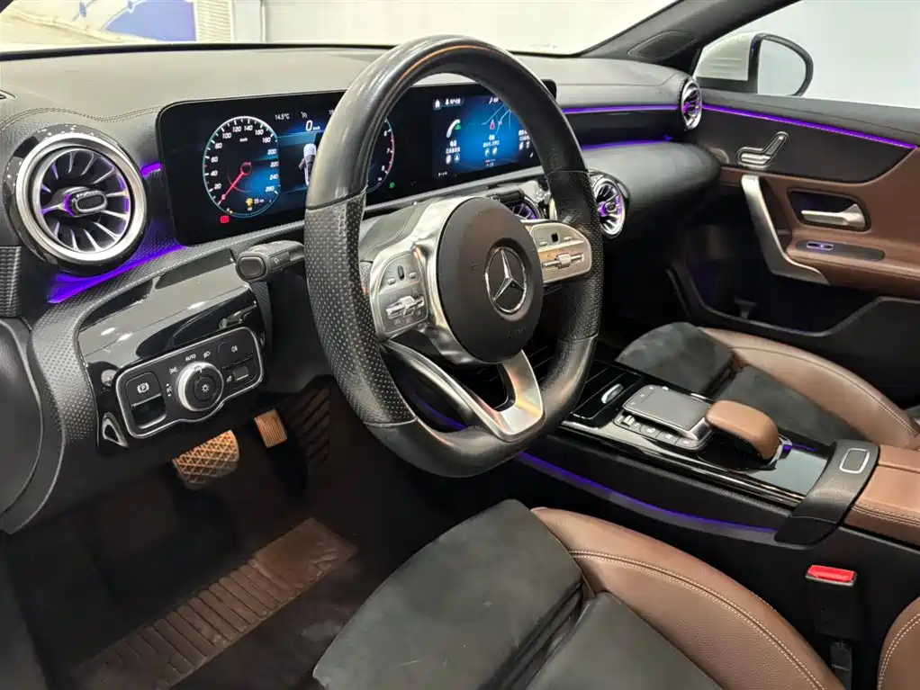 Mercedes-Benz A-Class 2021 A 200 L Sport Sedan Fashion Edition фото 12