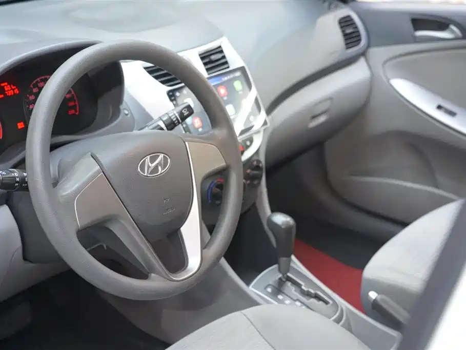Hyundai Verna 2016 1.4L Automatic Fashion GS фото 10