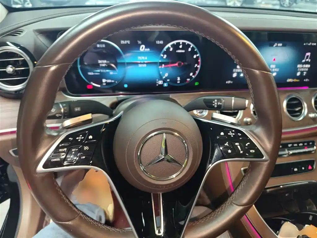 Mercedes-Benz E-Class 2022 Second Facelift E 300 L Luxury фото 7