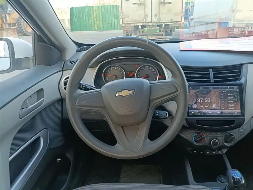 Chevrolet Sail 2015 Sail 3 1.5L Manual Ideal Sunroof Edition фото 11