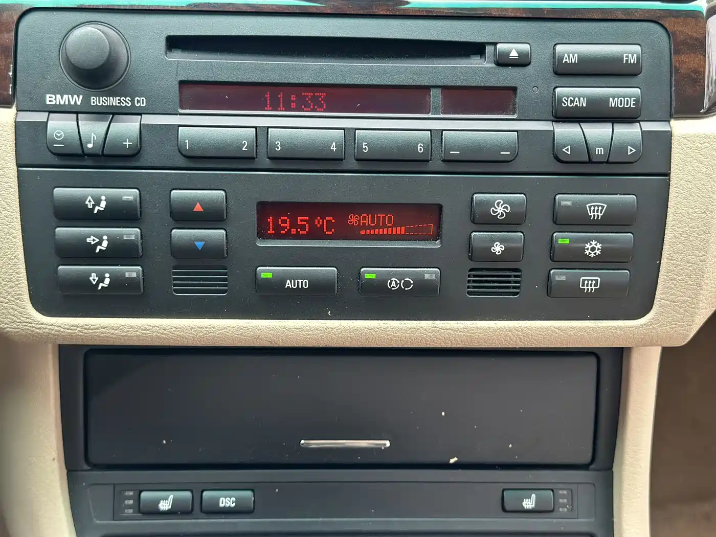 BMW 3 Series 2004 318i фото 15
