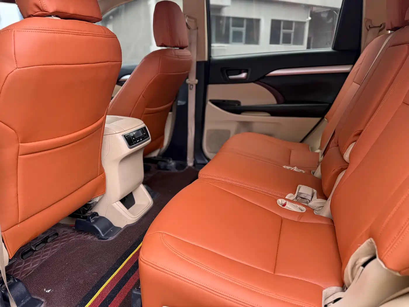 Toyota Highlander 2015 2.0T AWD Elite Edition 7-seater фото 6