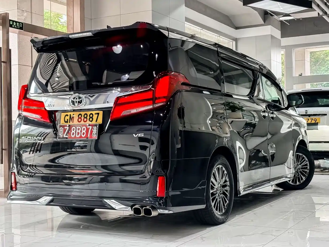 Toyota Alphard 2018 Facelift 3.5L Premium Edition фото 2