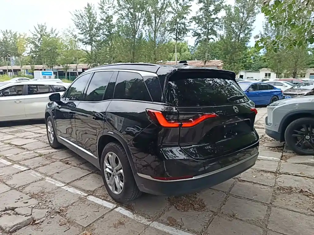 Фото 5 - NIO ES8
