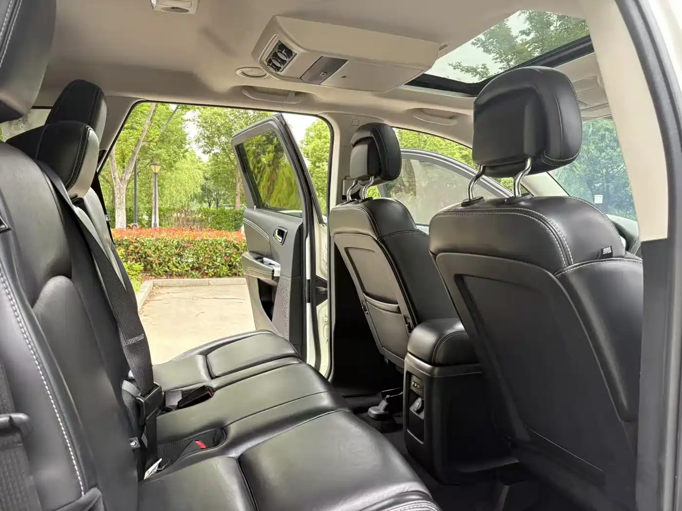 Dodge Journey 2013 2013 Model 2.4L 2WD Premium Edition