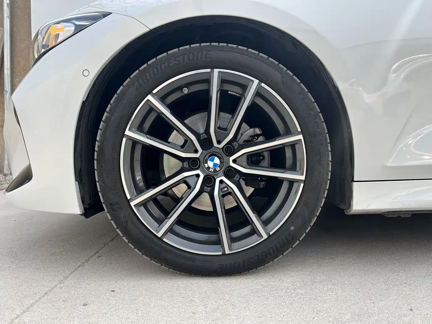 BMW 3 Series 2025 325Li M Sport Package фото 12