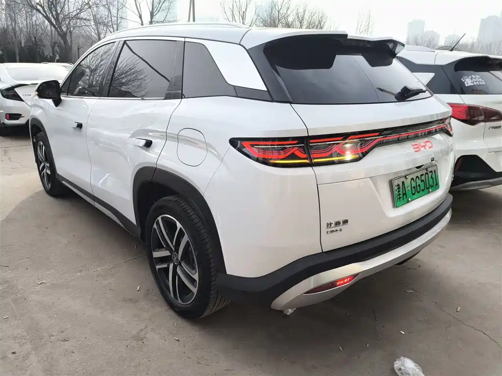 BYD Song L DM-i 2024 112km Leading Edition фото 5