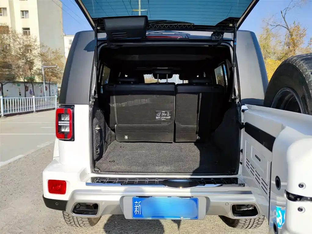 BAIC ORV Beijing Offroad BJ40 2024 2.0T Urban Hunter Glory Edition фото 18