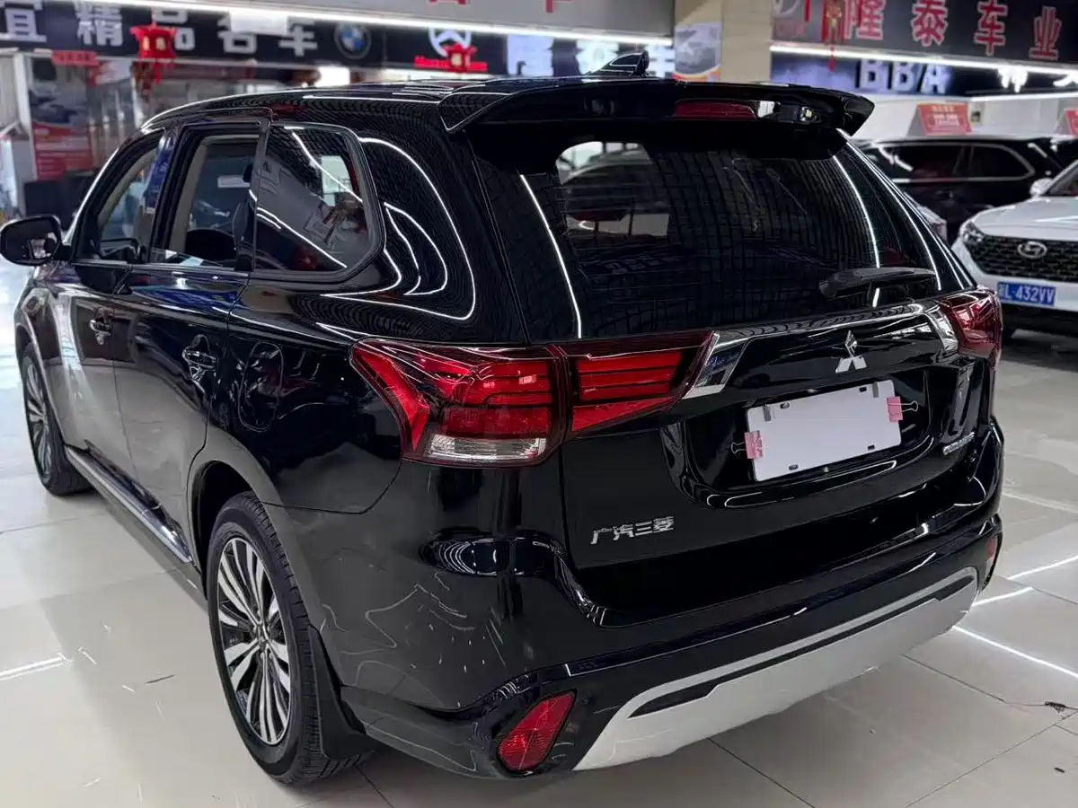 Mitsubishi Outlander 2022 2021 2.0L FWD Comfort Edition 5-seater