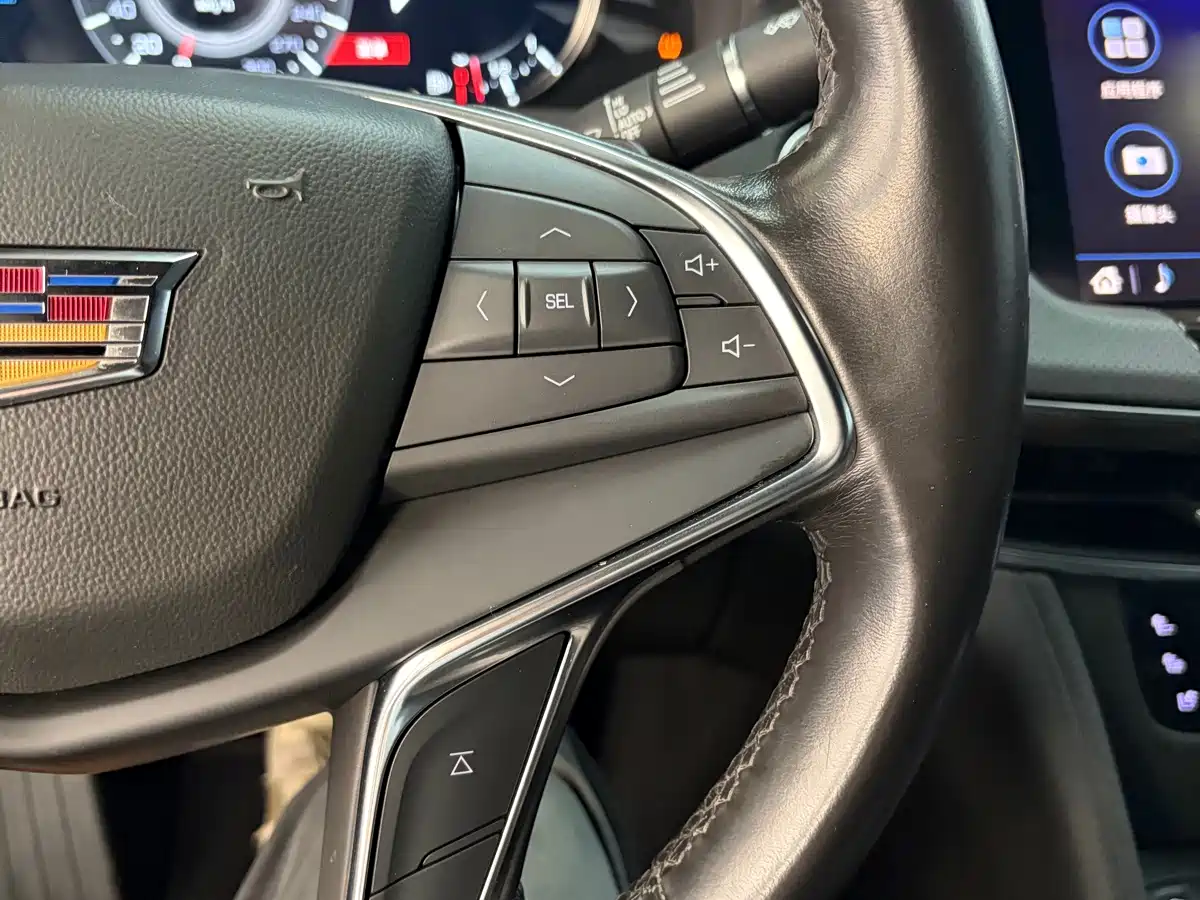 Фото 10 - Cadillac CT6