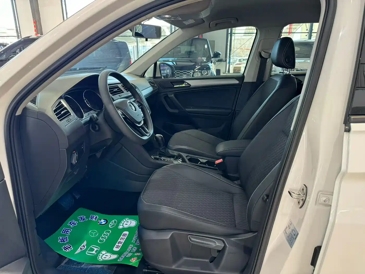 Volkswagen Tiguan L 2019 330TSI Automatic 2WD Trend Edition China VI фото 4