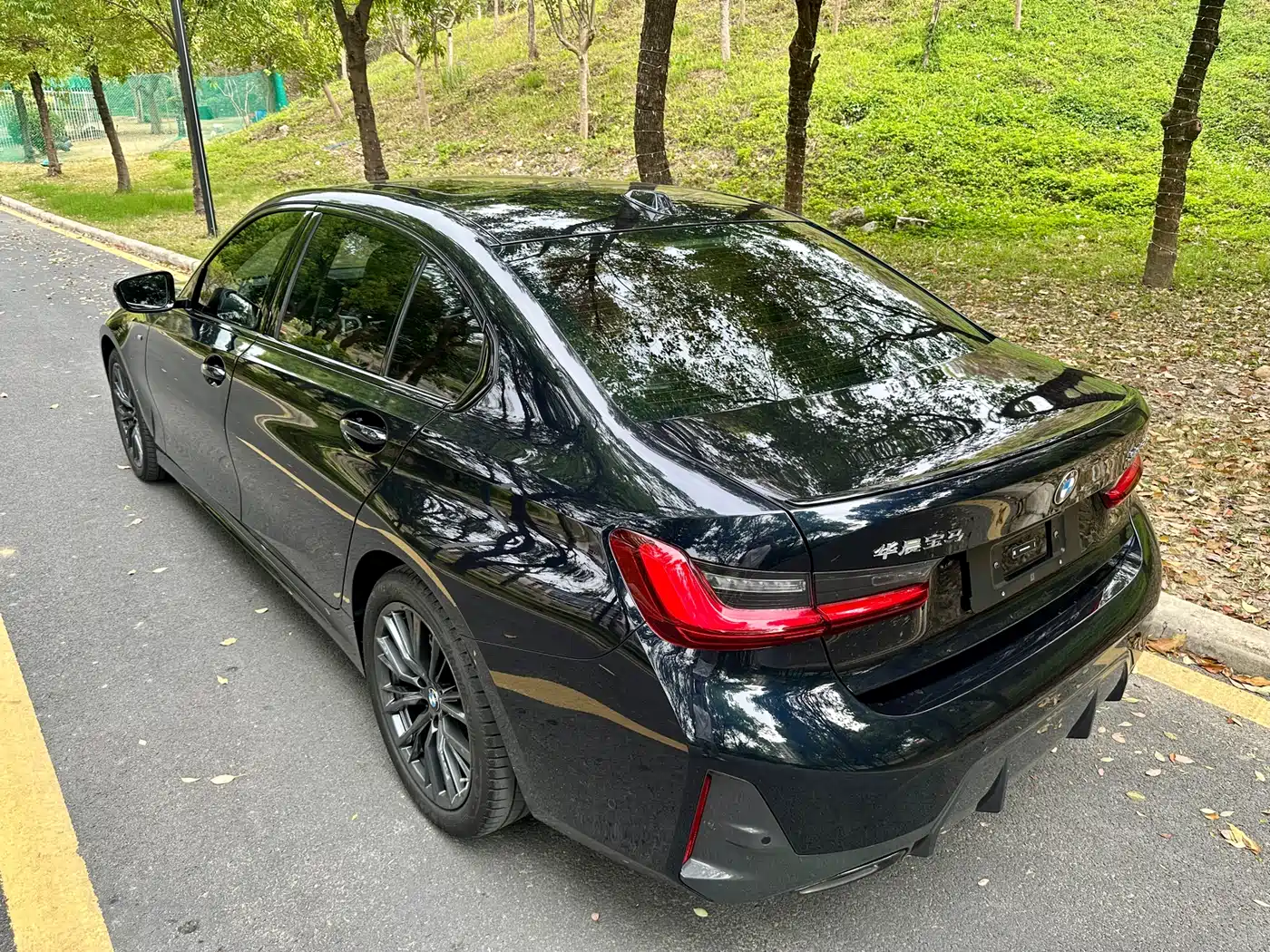 BMW 3 Series 2024 325Li M Sport Shadowline Package фото 9