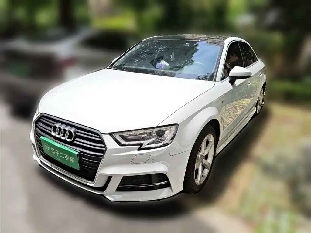 Audi A3 2017 Limousine 35 TFSI Fashion фото 2