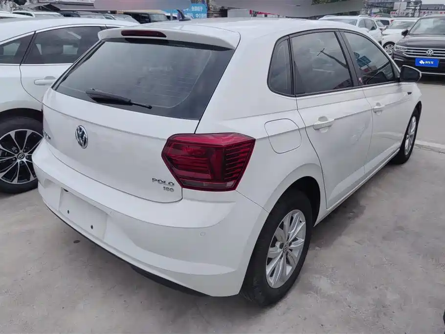 Volkswagen Polo 2019 Plus 1.5L Automatic Colorful Tech Edition фото 3