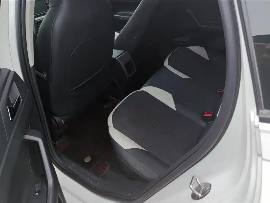 Volkswagen Polo 2019 Plus 1.5L Automatic Colorful Tech Edition фото 11