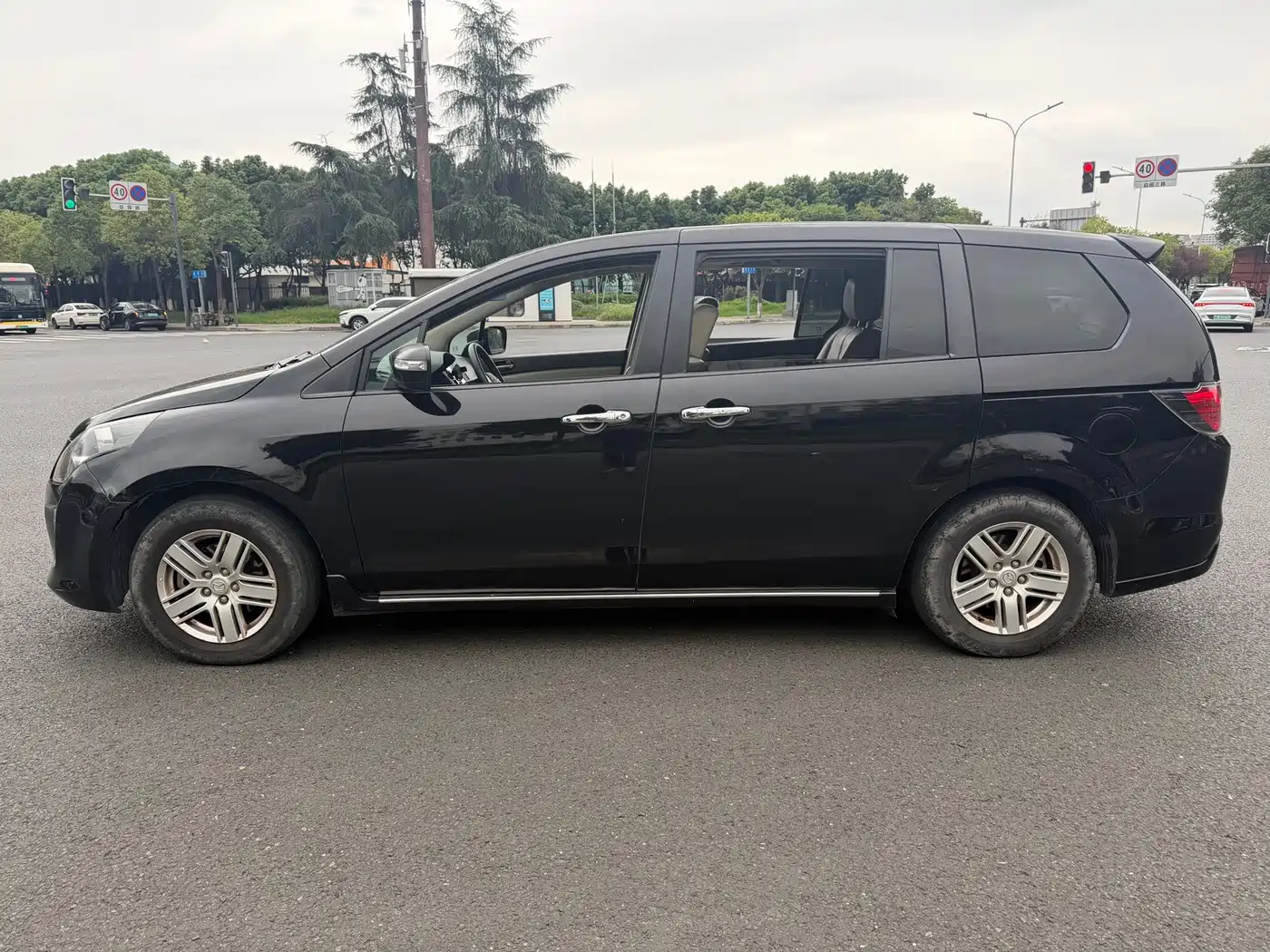 Mazda 8 2013 2013 2.5L Supreme Edition