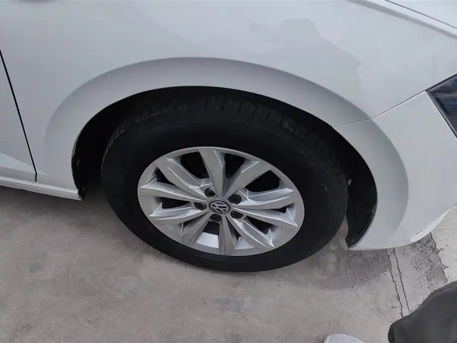 Volkswagen Polo 2019 Plus 1.5L Automatic Colorful Tech Edition фото 6