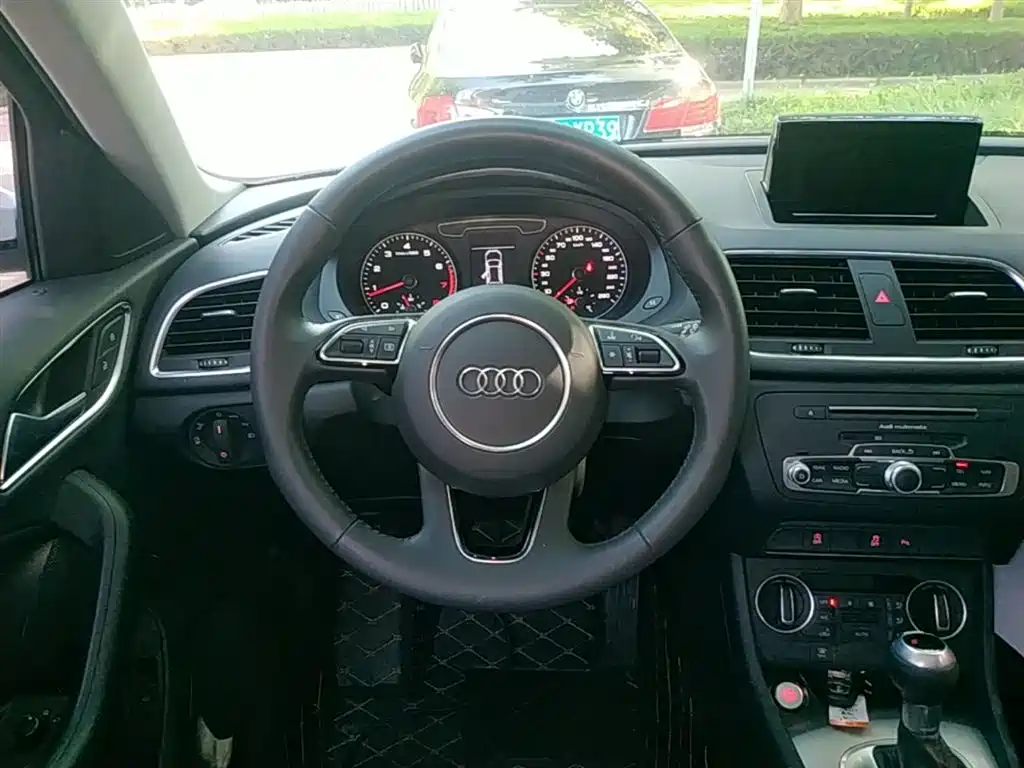 Audi Q3 2018 30th Anniversary Edition 35 TFSI Fashion фото 11