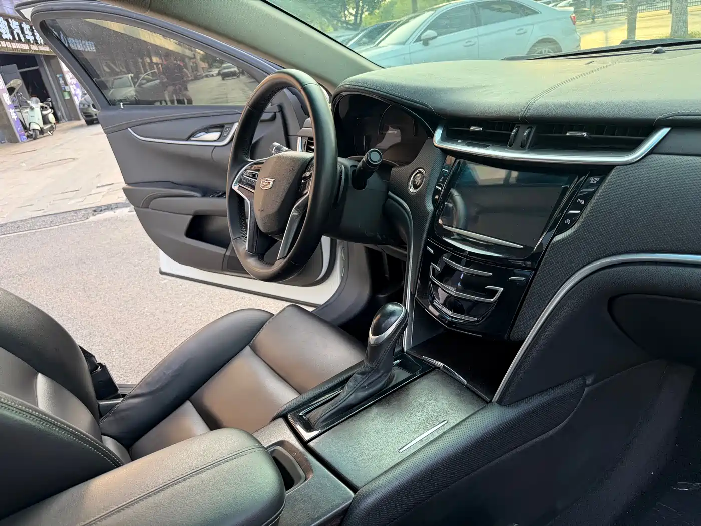 Cadillac XTS 2018 28T Technology фото 14
