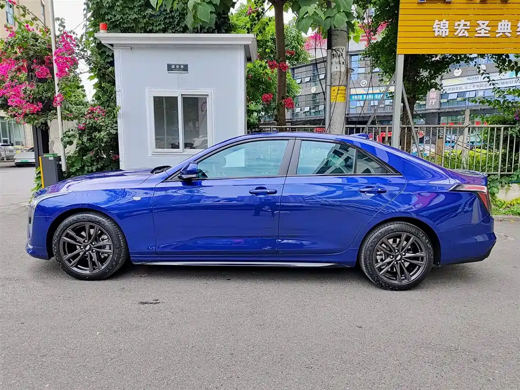 CADILLAC CT4