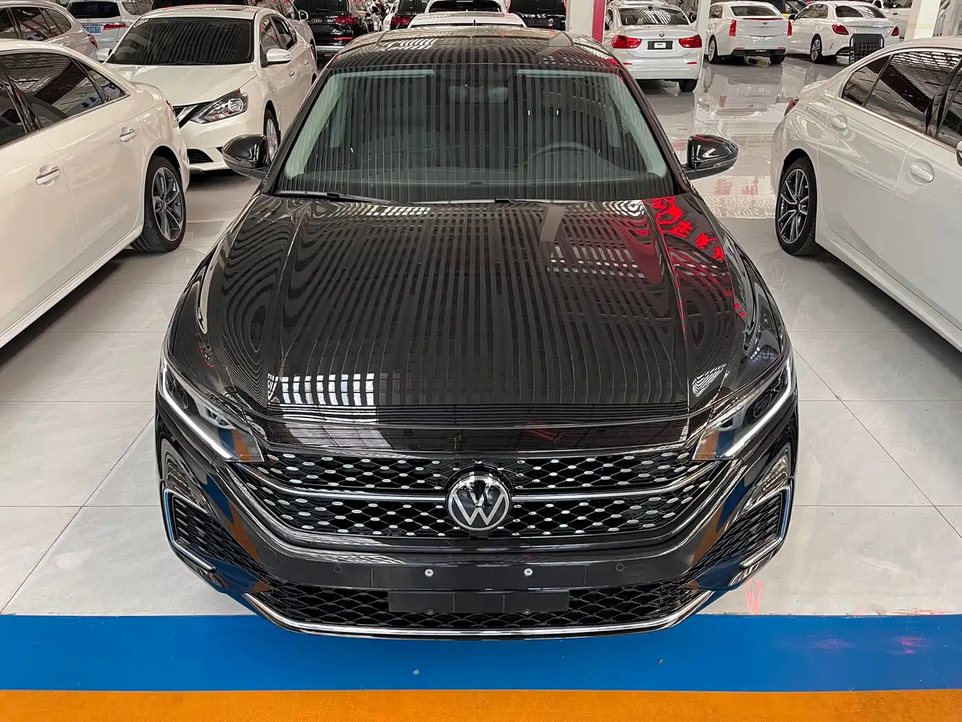 Volkswagen Passat 2025 Outstanding 380TSI Starlight Dragon Soaring Edition фото 2