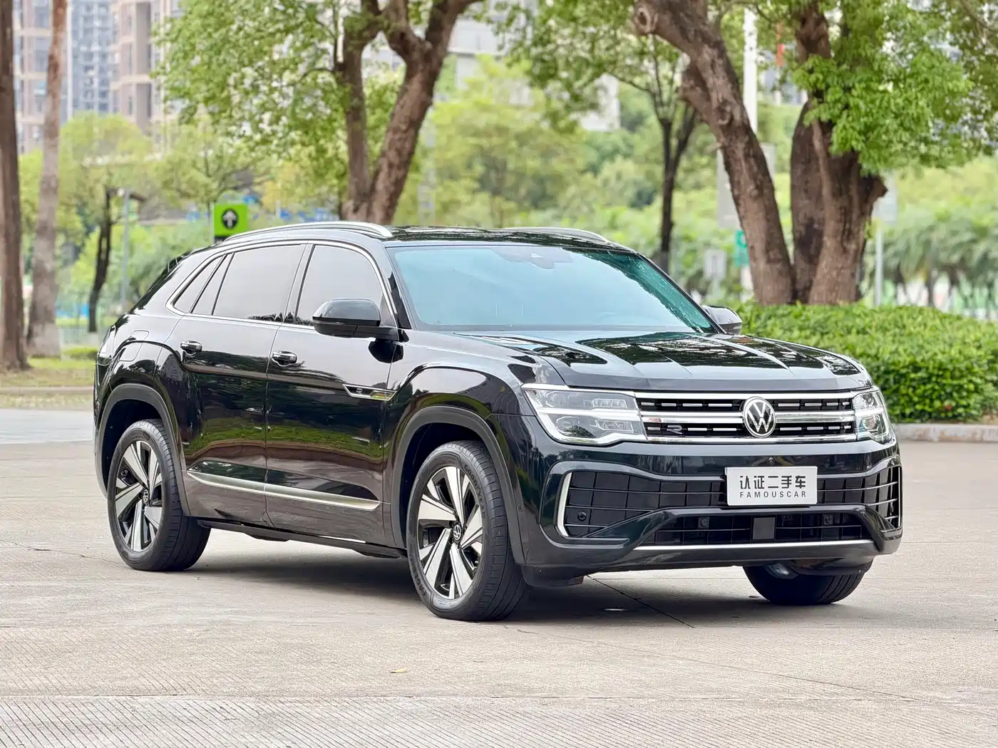 Volkswagen Teramont 2023 Teramont X Facelift 380TSI 4WD Premium Luxury Edition фото 3