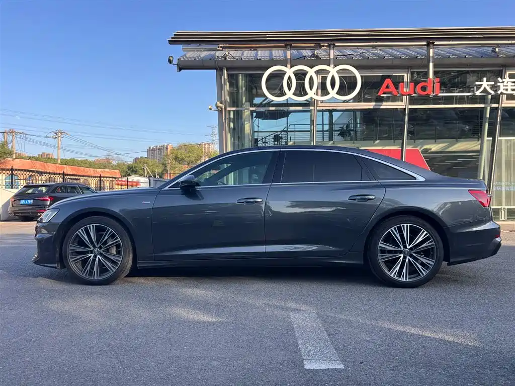Audi A6L 2021 40 TFSI Luxury Sport фото 3