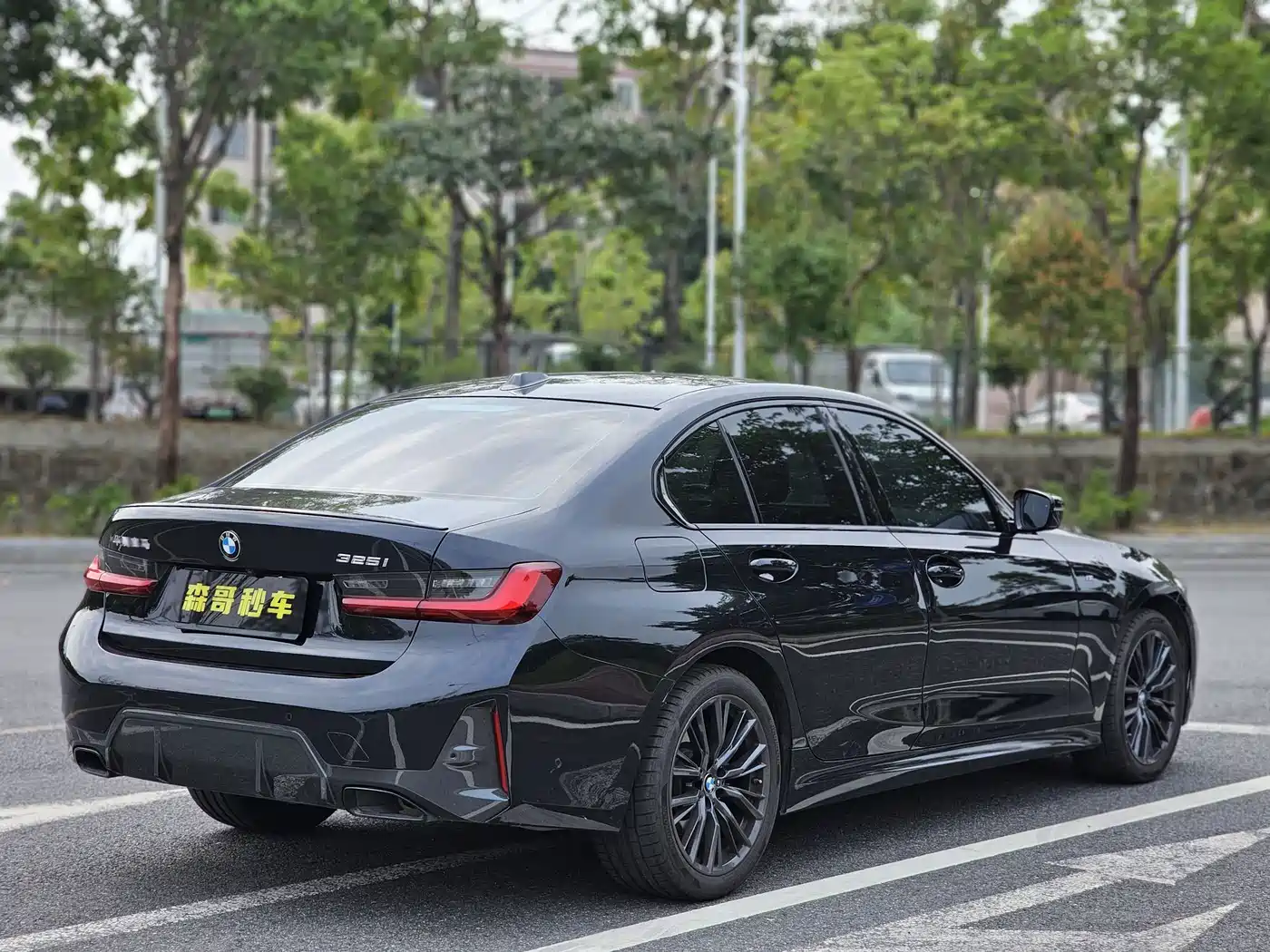 BMW 3 Series 2023 325i M Sport Black Night Package фото 8