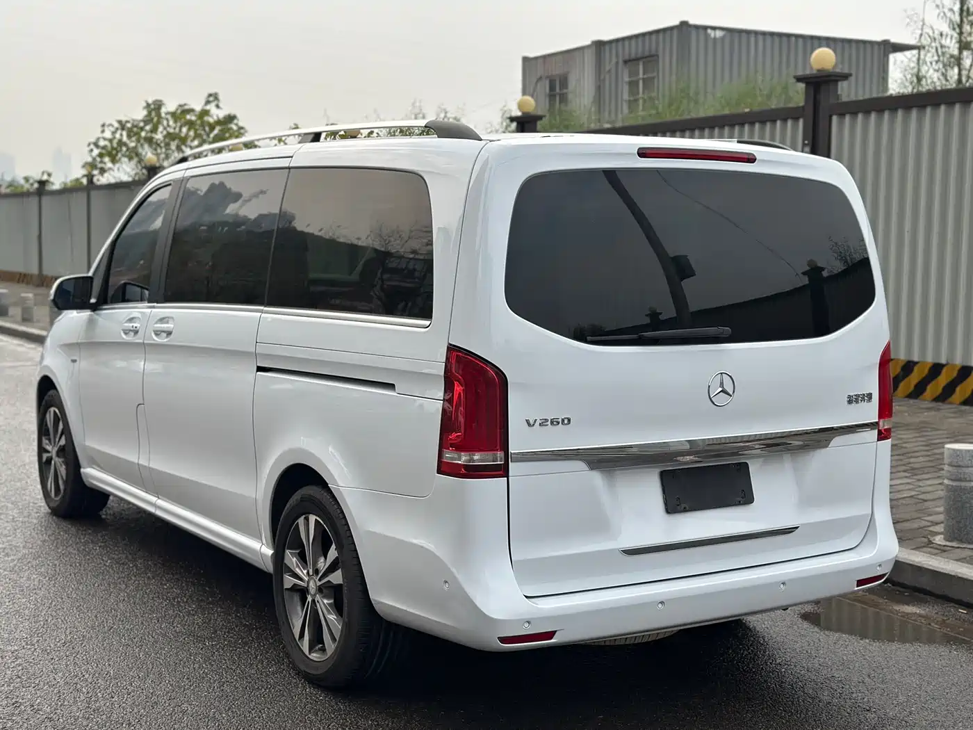 Mercedes-Benz V-Class 2017 Model V 260 Premium Edition фото 14