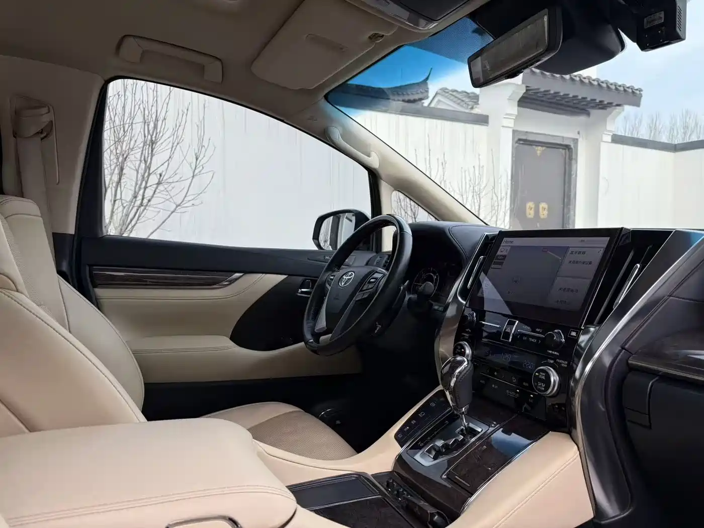 Toyota Vellfire 2021 Crown Hybrid 2.5L HV Premium Edition фото 8