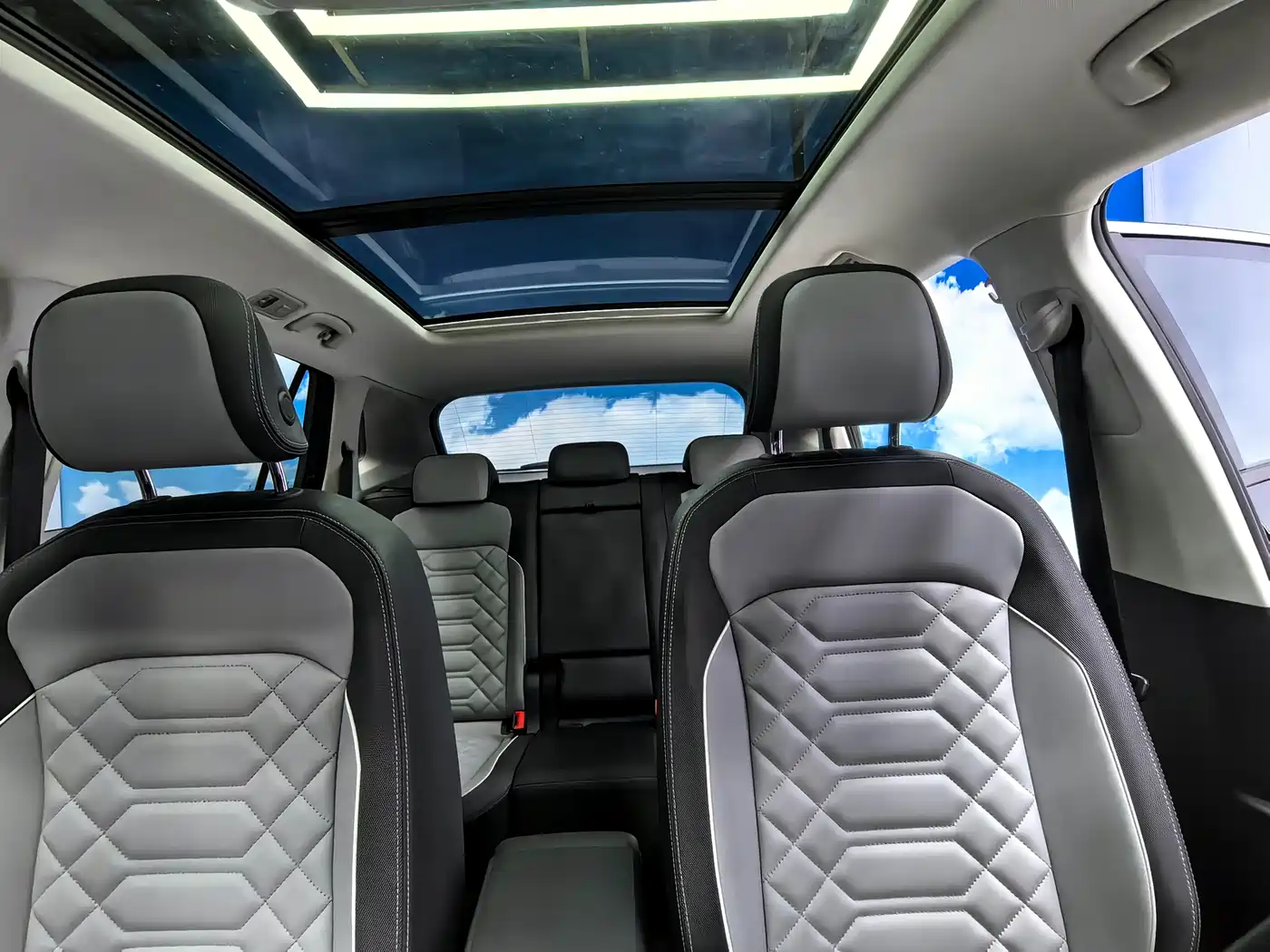 Volkswagen Tayron 2023 280TSI 2WD Luxury Plus Advanced Edition фото 10