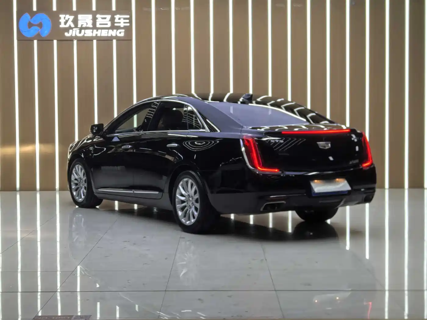 CADILLAC XTS