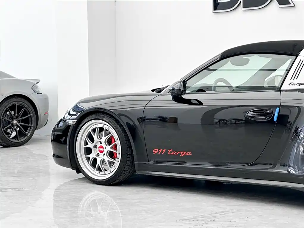 Porsche 911 2014 Targa 4 3.4L фото 9