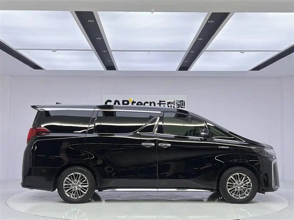 Toyota Alphard 2023 Dual Hybrid 2.5L Ultimate Gold Edition фото 4