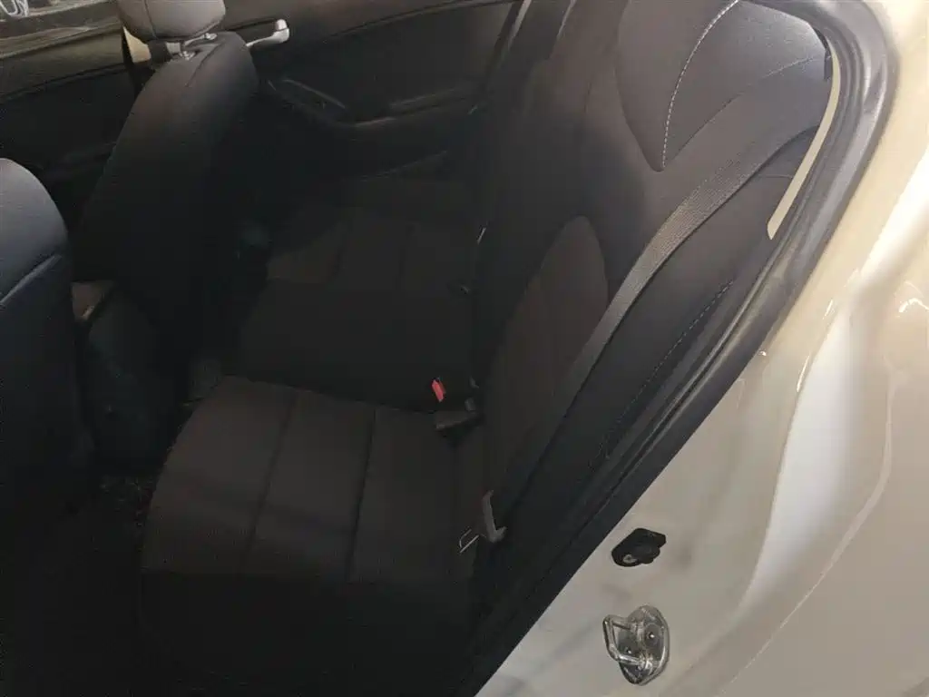 Kia K3 2016 1.6L Manual GL фото 17