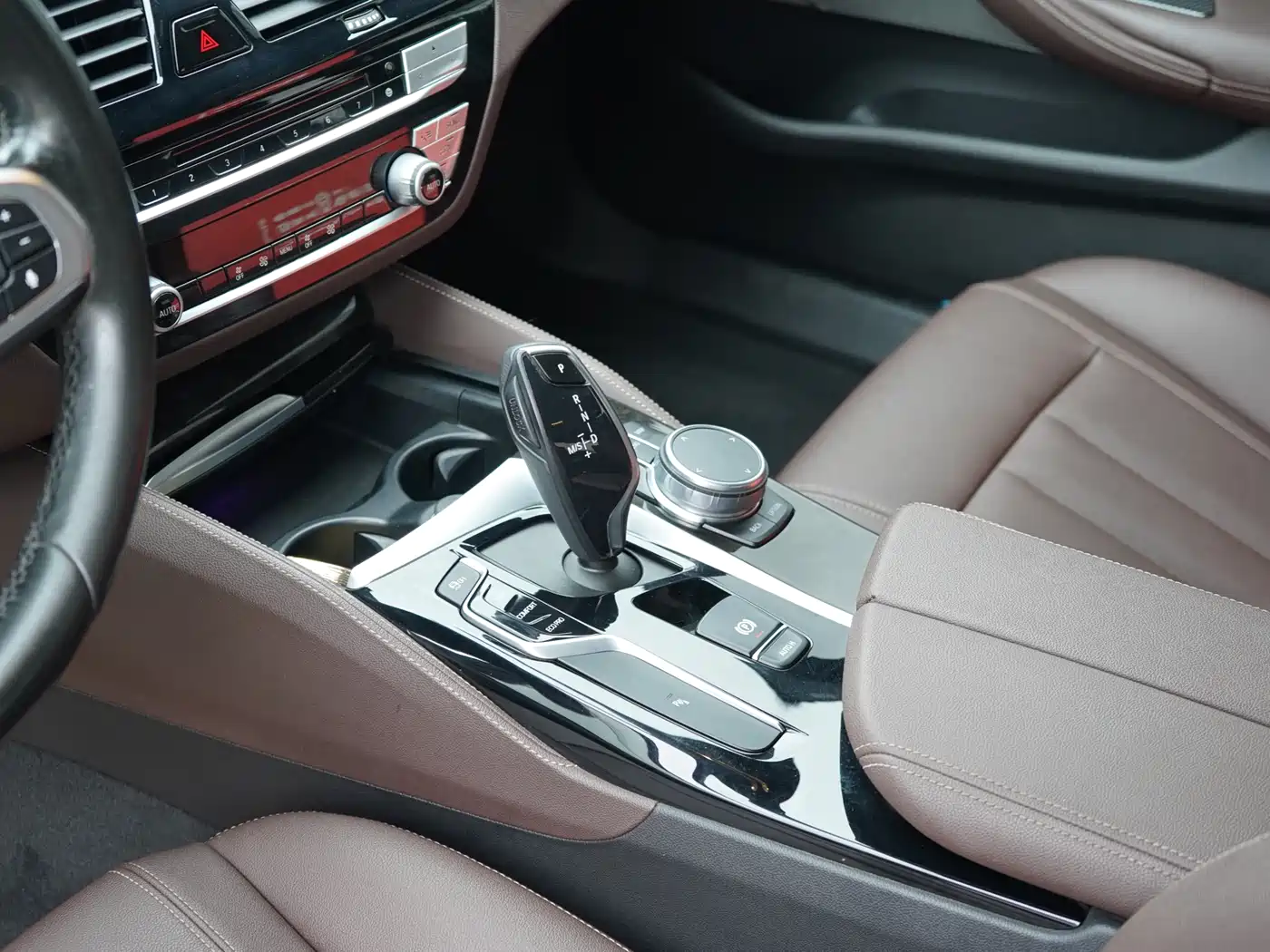 BMW 5 Series 2018 525Li M Sport Package фото 14