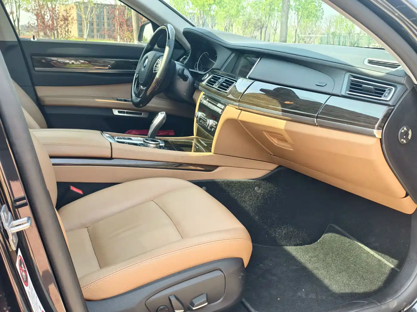 BMW 7 Series 2013 Model 730Li Leading фото 10