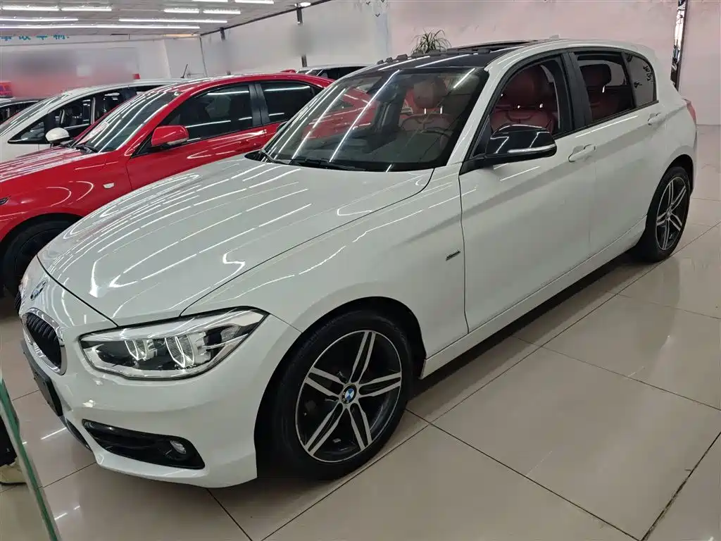 BMW 1 Series (Import) 2018 118i Sport Design Package фото 2