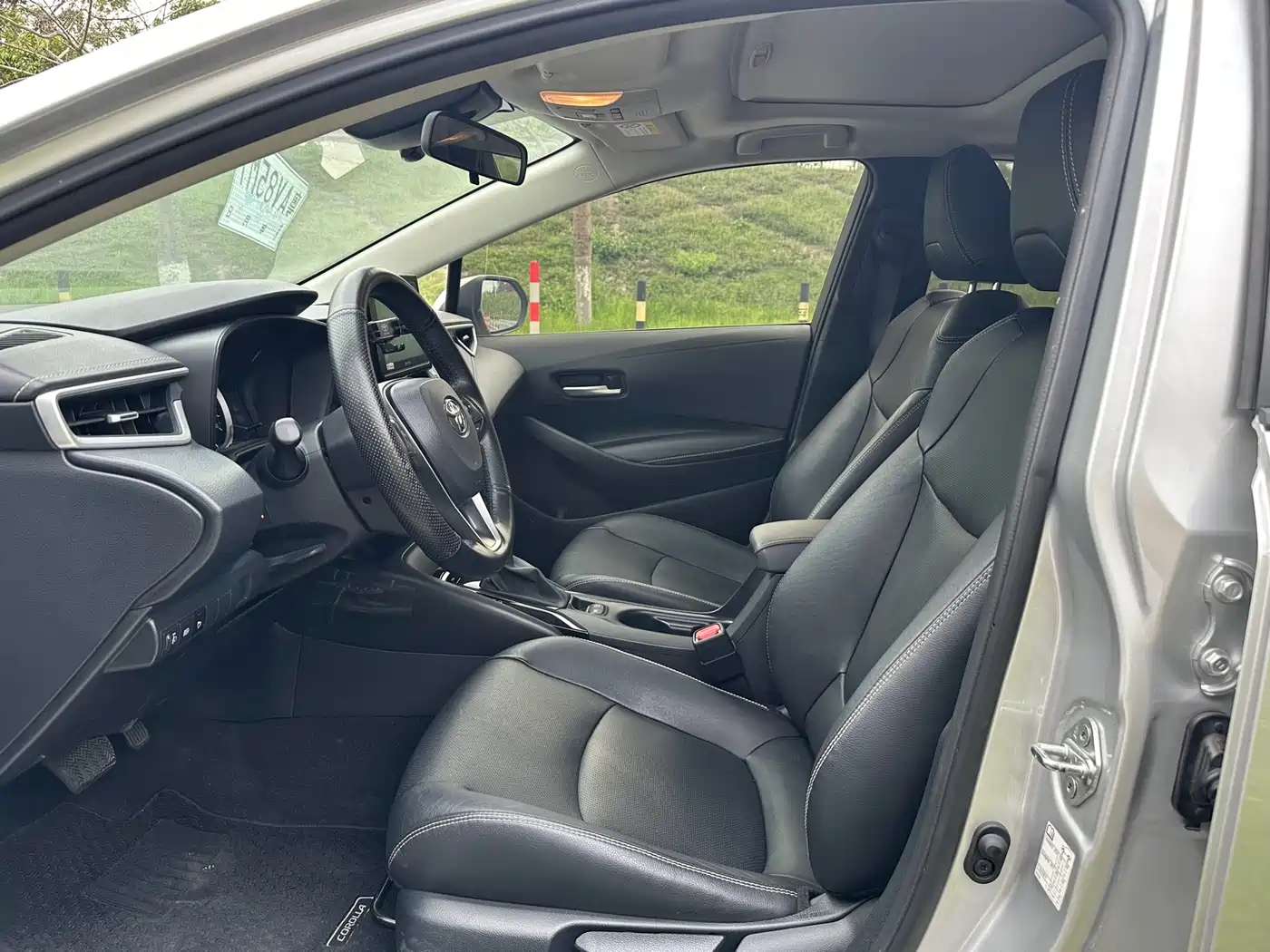 Toyota Corolla 2019 1.2T S-CVT GL-i Luxury Edition фото 8