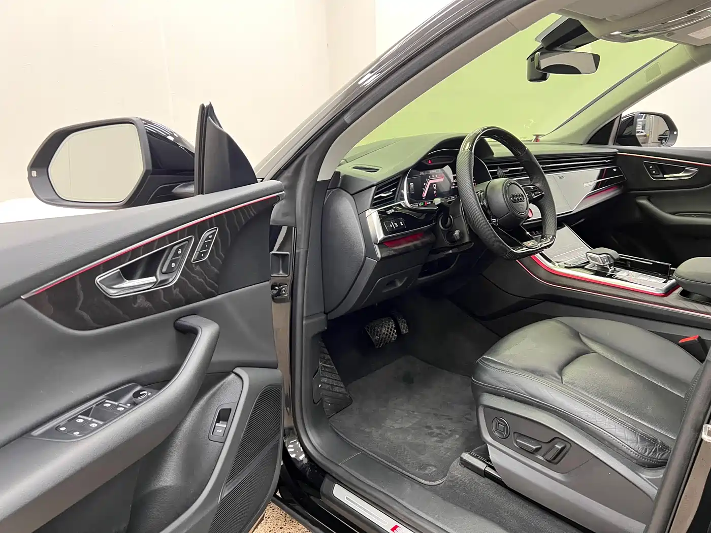 Audi Q8 2022 55 TFSI Luxury Dynamic фото 14